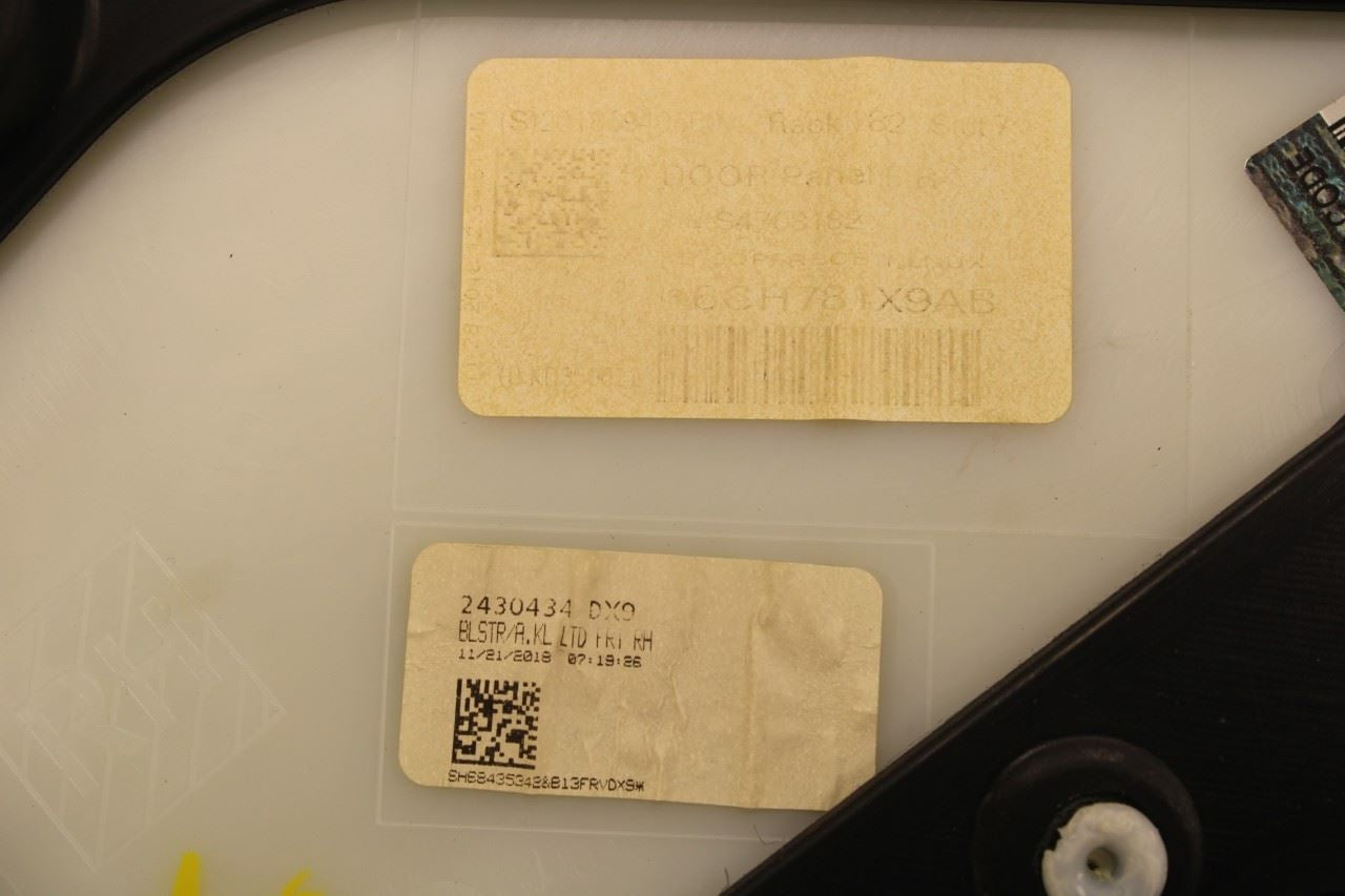 2019-20 Jeep Cherokee Latitude Front Right Passenger Door Trim Panel 6CH781X9AB - Alshned Auto Parts