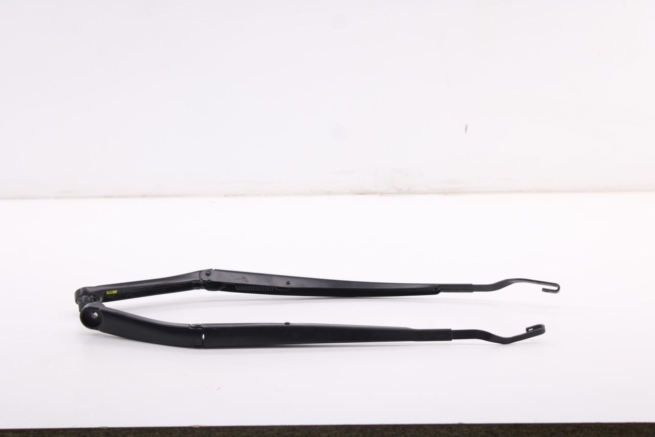 2021-25 Hyundai Elantra SE Front Left and Right Windshield Wiper Arm 98321-AA0004