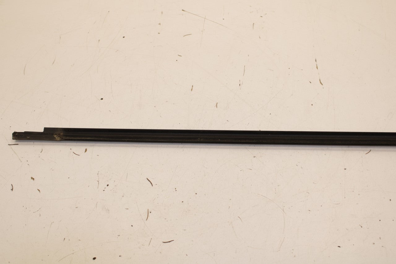 18-25 Volkswagen Atlas S RR LH Door Run Channel w/ Belt Molding and Weatherstrip - Alshned Auto Parts