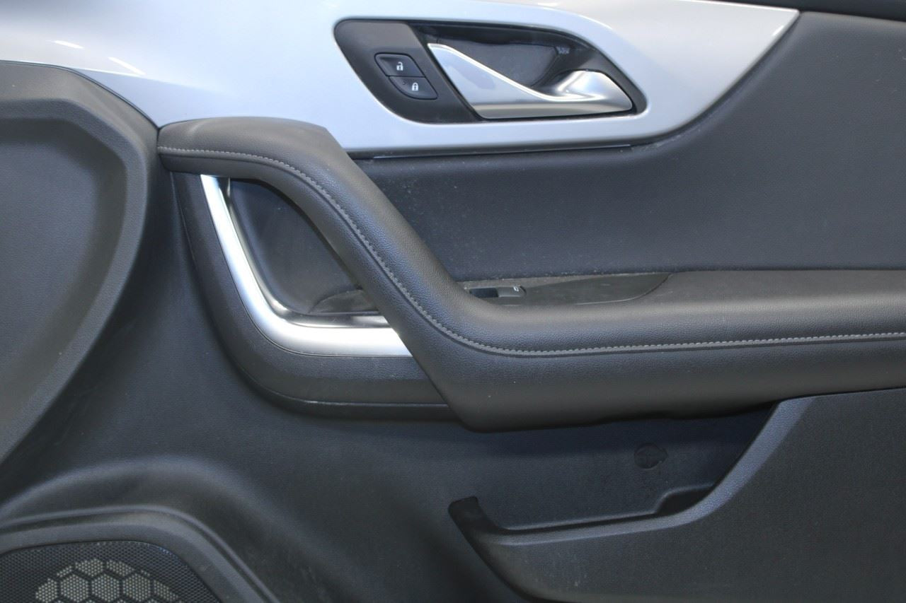 2019-2022 Chevrolet Blazer 2LT Front Right Passenger Door Trim Panel 84997665 - Alshned Auto Parts