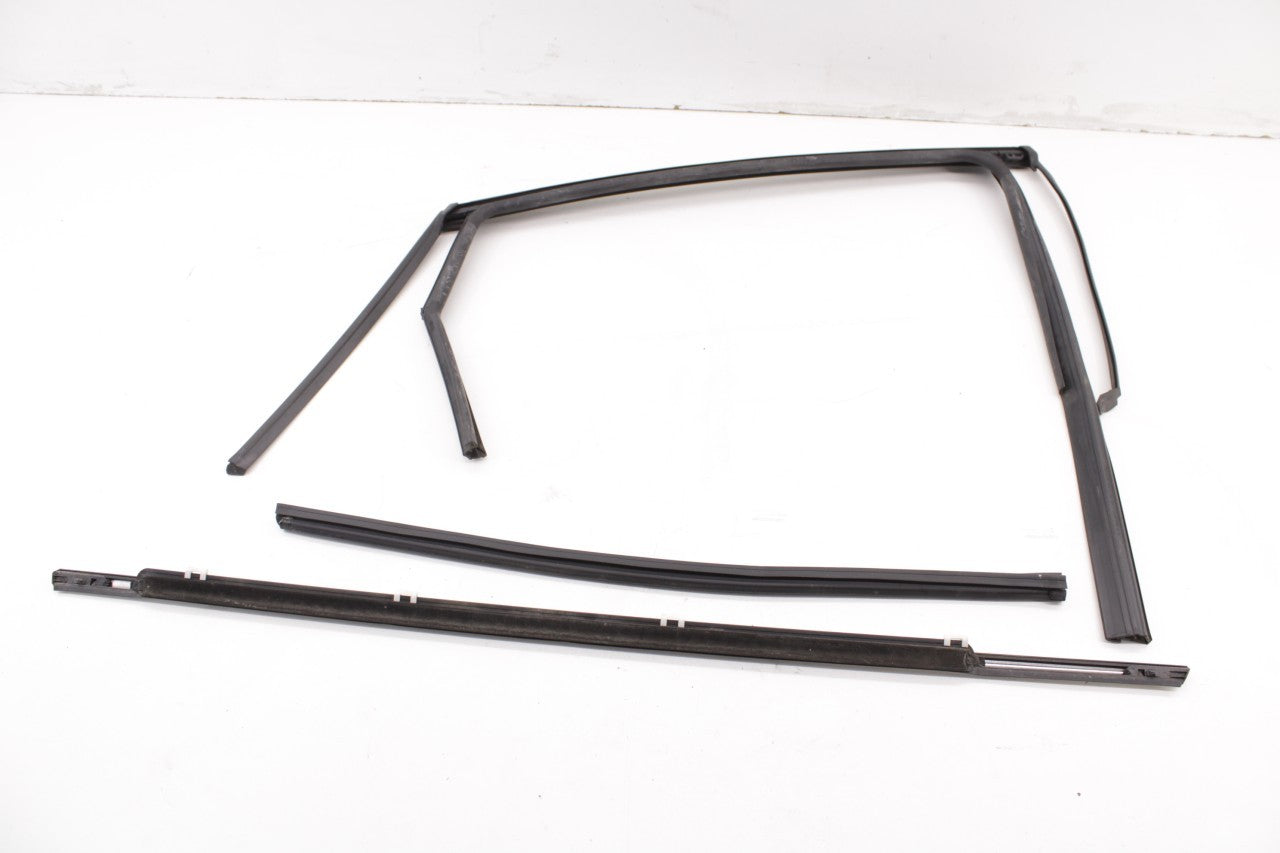 16-18 KIA Sorento EX RR LH Door Run Channel w/ Belt Outer and Inner Weatherstrip - Alshned Auto Parts