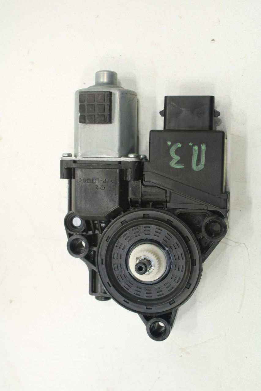 2019-2020 KIA Sorento LX Rear Right Door Power Window Motor 83460-C5220 OEM - Alshned Auto Parts