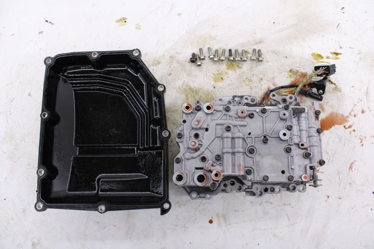 2016-2020 Toyota Sienna LE 3.5L 8-Speed Auto Transmission Valve Body w/ Oil Pan0