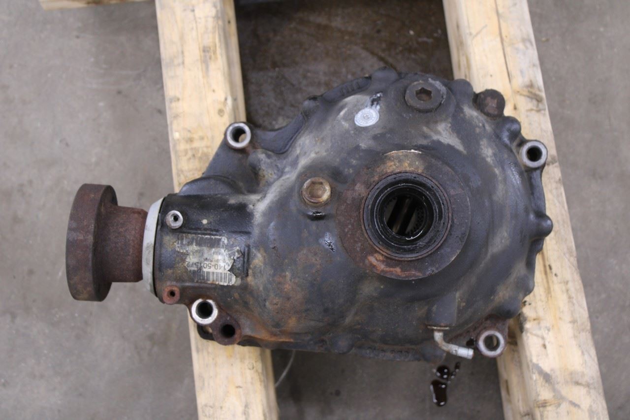 2010-12 Land Rover Range Rover HSE 5.0L 4WD Front Differential Carrier LR010798 - Alshned Auto Parts