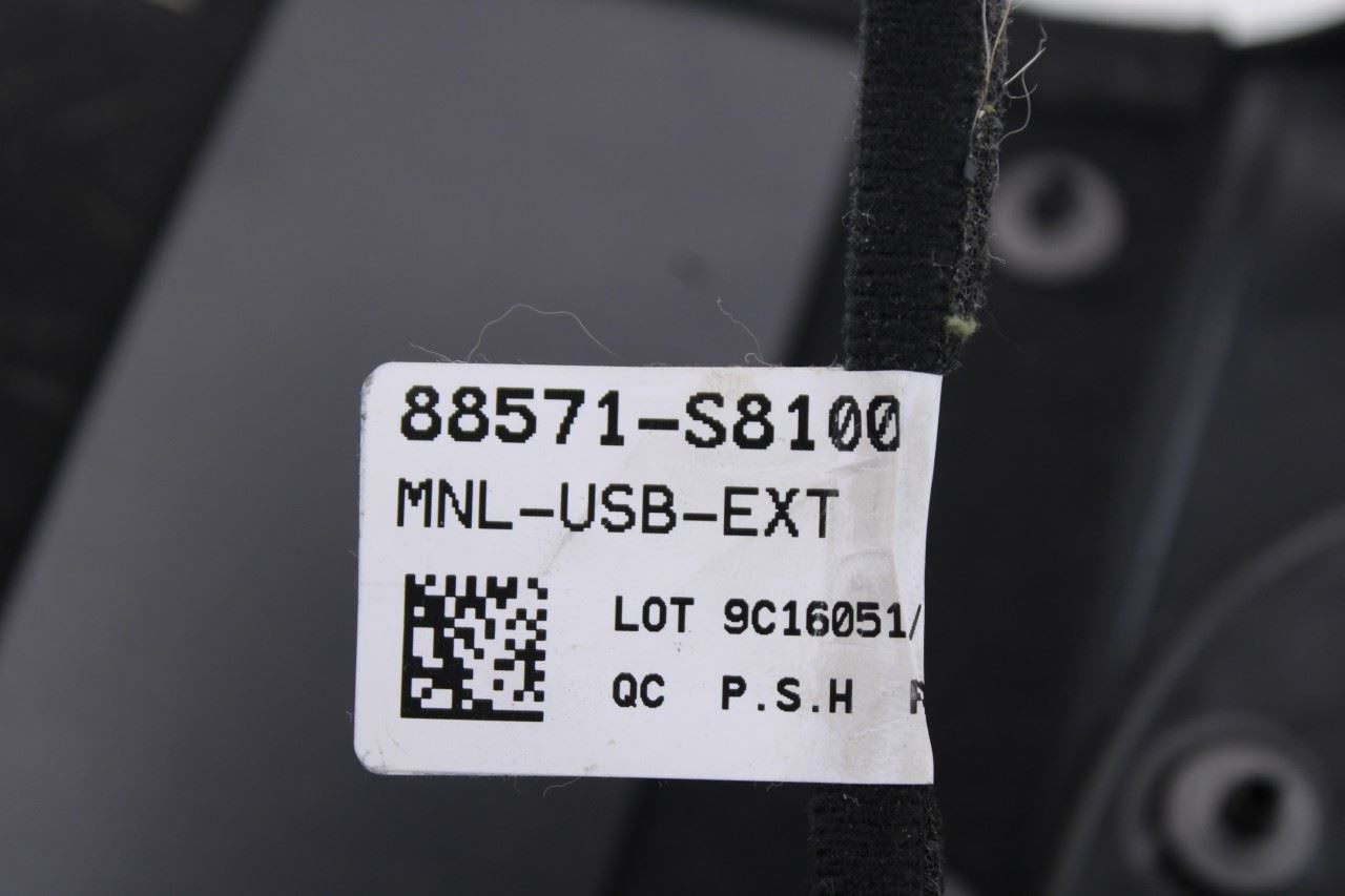 2020-22 Hyundai Palisade Limited AWD Front Left Seat Back Panel Cover 88392S851016