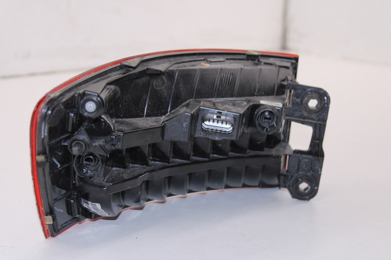 2020-2026 Volkswagen Jetta SE Rear Right Passenger Side Outer Tail Light Lamp4