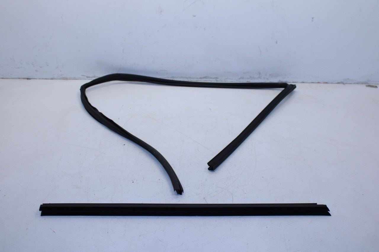 13-20 Nissan Pathfinder Front Right Door Window Run Channel w/ Belt Weatherstrip - Alshned Auto Parts