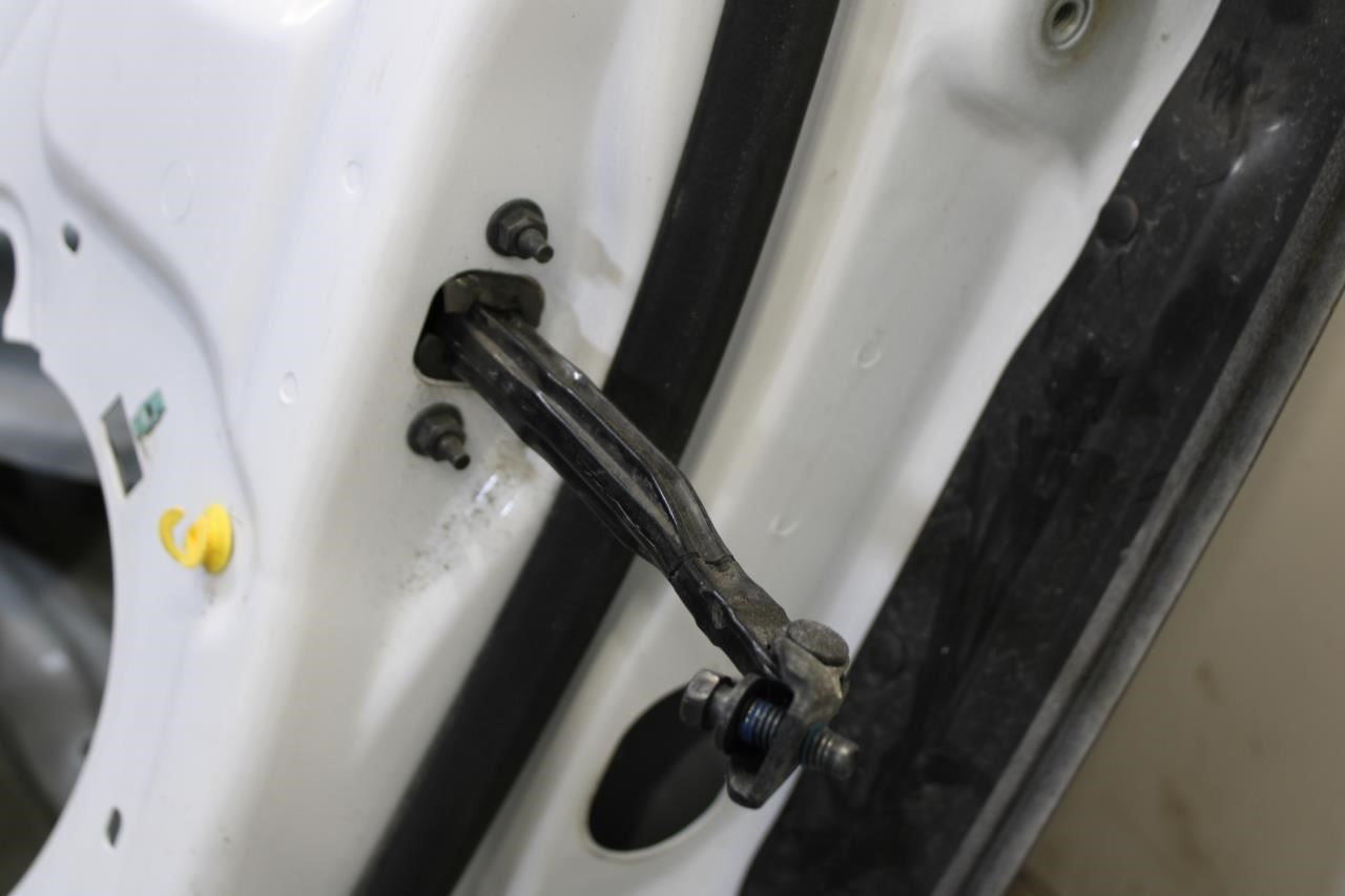 2017-2023 GMC Acadia SLT-1 Front Left Driver Side Door Shell Panel 84542292 OEM - Alshned Auto Parts