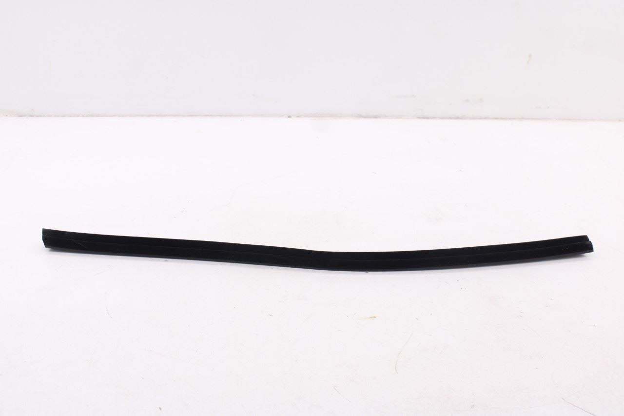 2019-21 Hyundai Veloster Front Right Door Weatherstrip w/ Belt Weatherstrip Set7