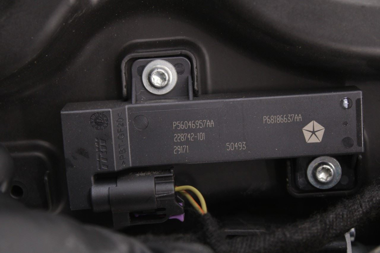 14-23 Jeep Cherokee Limited Rear Right Door Window Regulator w/ Carrier w/ Motor - Alshned Auto Parts