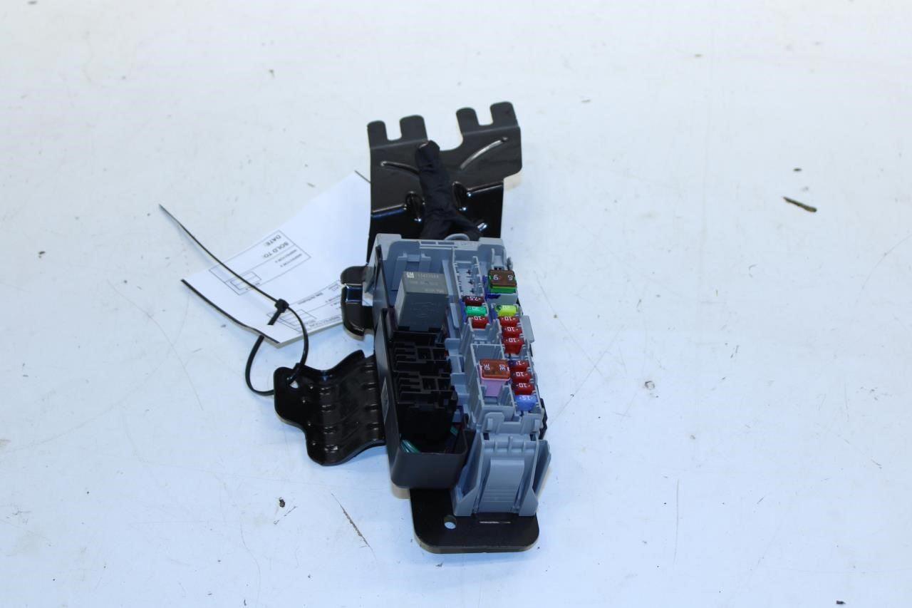 18-24 Chevrolet Equinox Rear Compartment Cabin Fuse Relay Junction Box 22923945 - Alshned Auto Parts