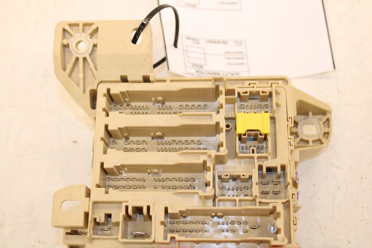 2009-11 Toyota Camry LE Cabin Instrument Panel Fuse Relay Junction Block *ReaD* - Alshned Auto Parts
