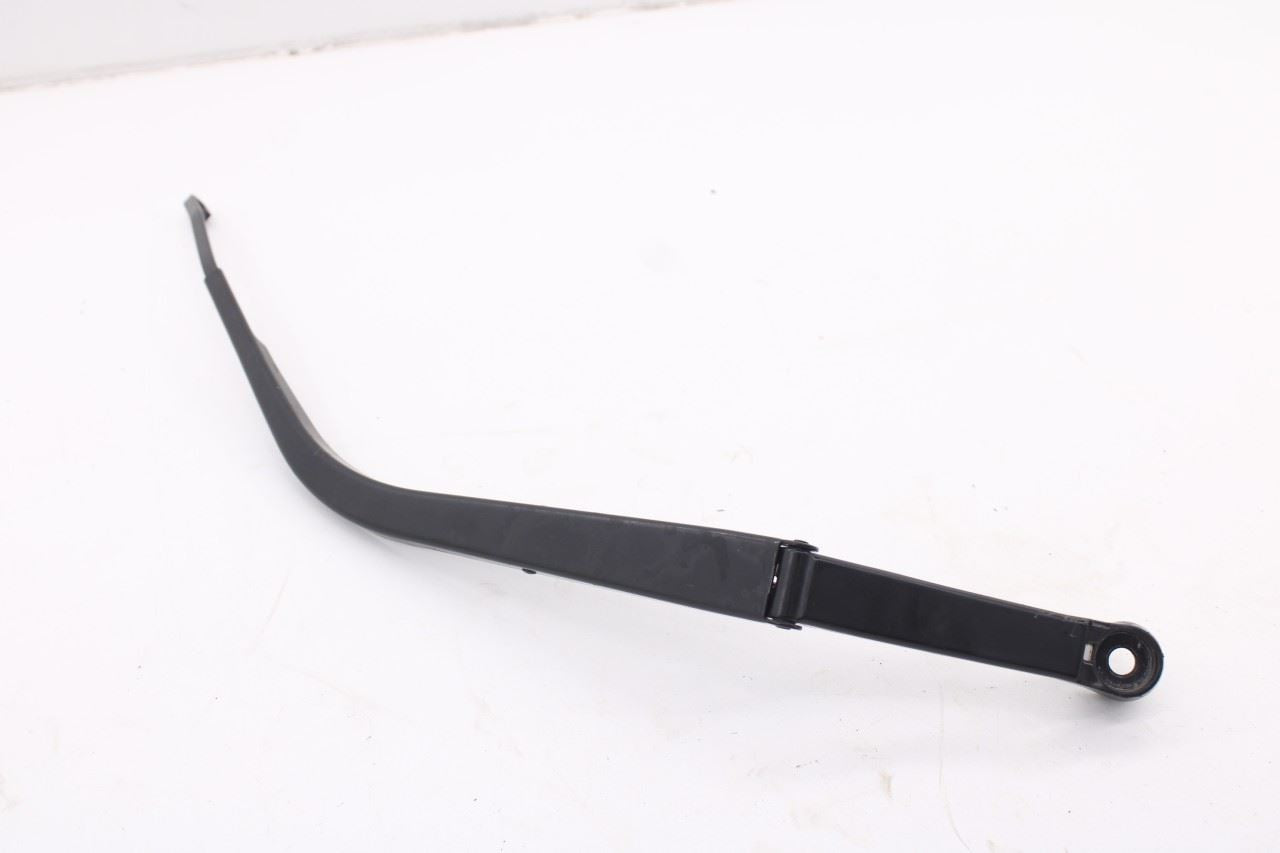 11-2025 Mitsubishi Outlander Sport SE Front Left and Right Windshield Wiper Arm5