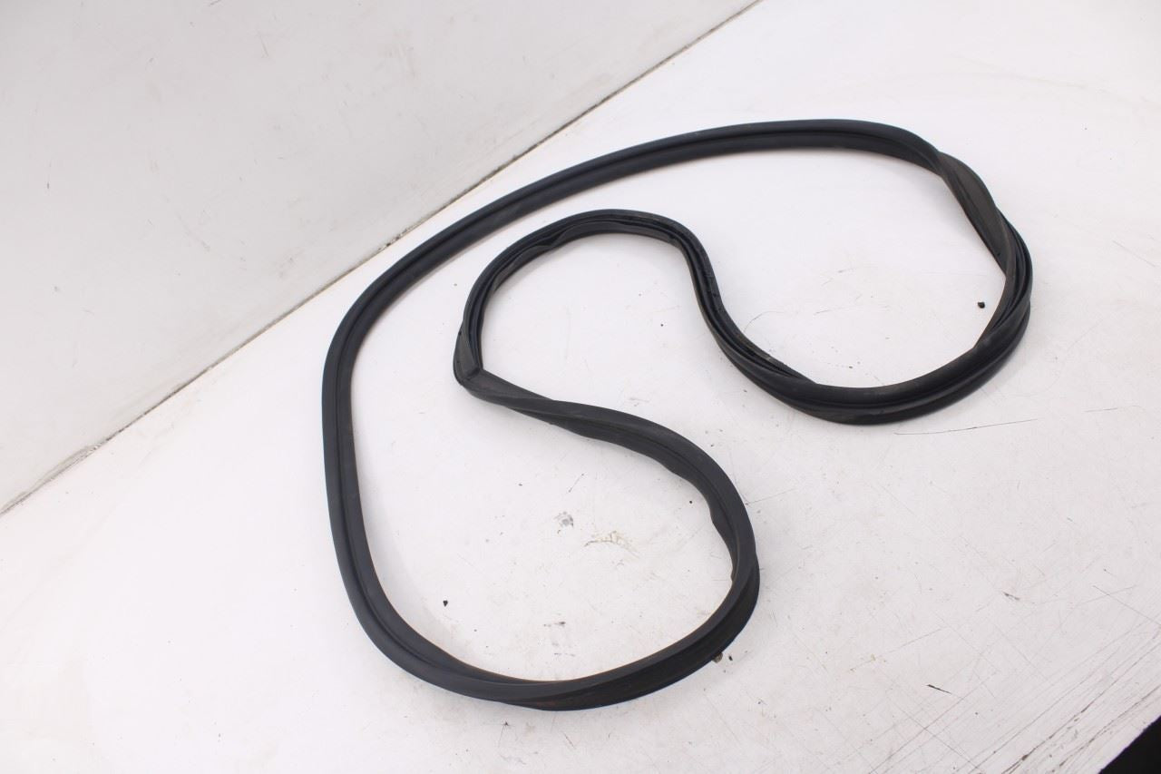 2011-2021 Jeep Grand Cherokee Laredo X 4x4 Liftgate Back Door Weatherstrip Seal6