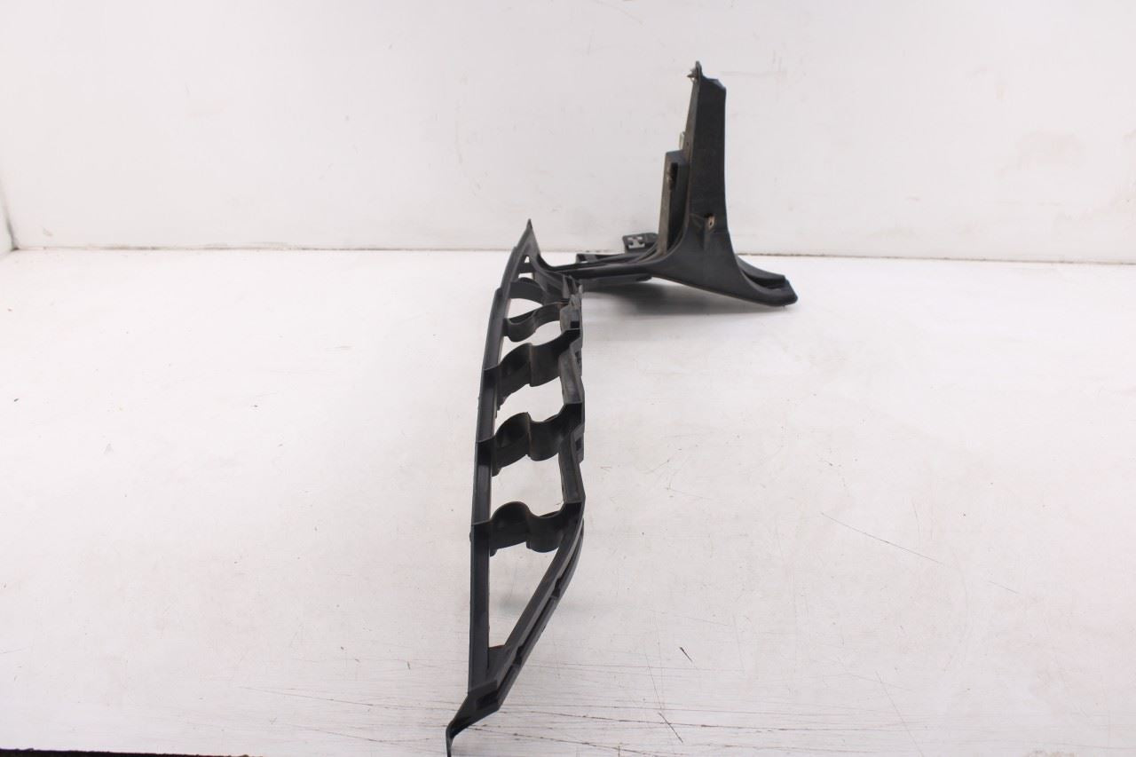 07-13 BMW X5 xDrive35i 3.0L Front Fender Right Side Upper Support Mount Bracket3