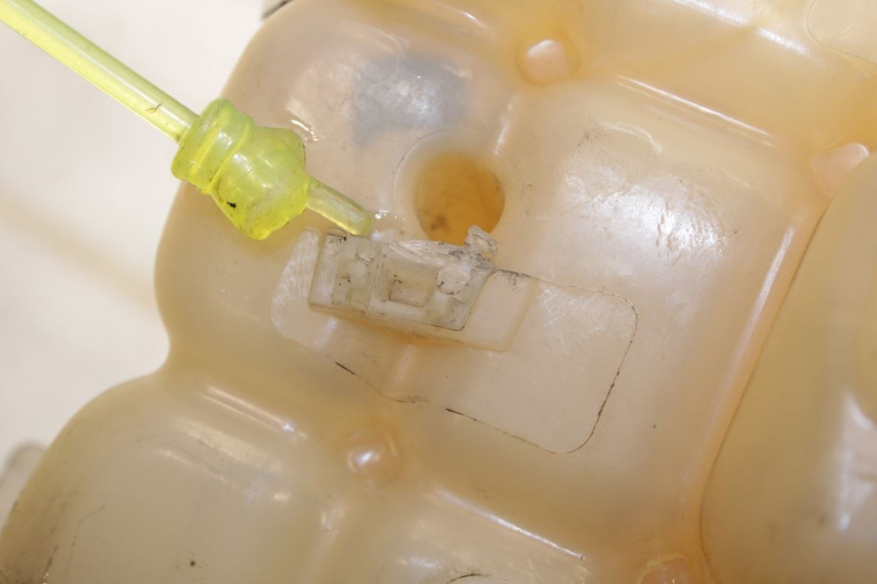 2014-2018 Porsche Cayenne Platinum Radiator Coolant Reservoir Bottle *ReaD* - Alshned Auto Parts