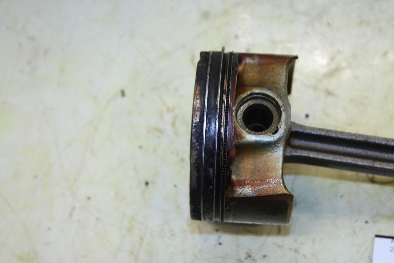 2020-2022 Kia Soul LX 2.0L Engine Piston No 3 w/ Connecting Rod 23510-2E420 OEM - Alshned Auto Parts