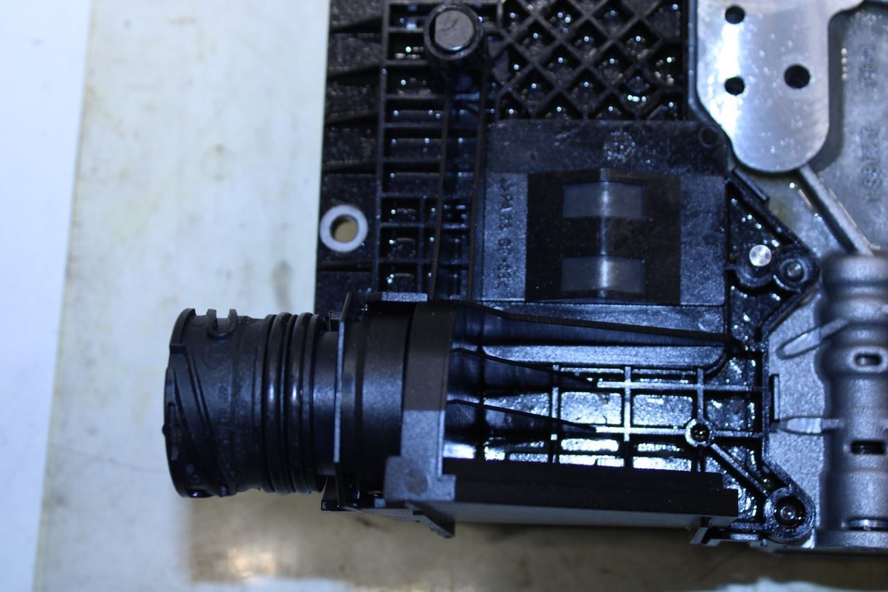 2010-2012 Jaguar XF 5.0L RWD Auto Transmission Valve Body with Oil Pan C2D19587 - Alshned Auto Parts