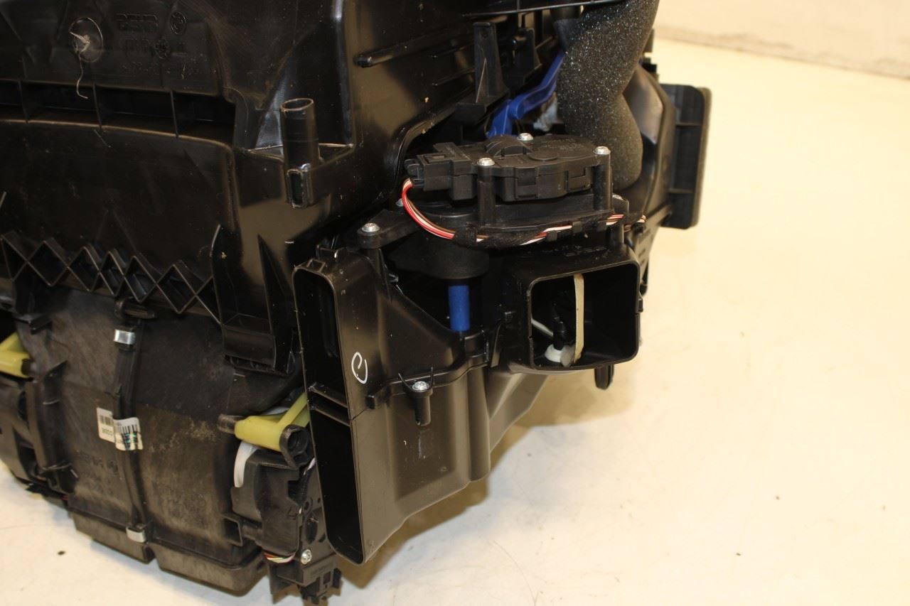 2010-2015 BMW 750Li xDrive HVAC Heater Evaporator Housing Box 9197019 OEM - Alshned Auto Parts