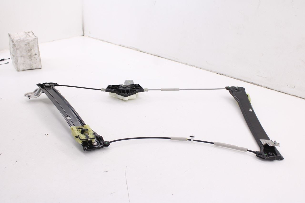 2019-2026 Volkswagen Jetta SE Front Right Side Door Window Regulator w/ Motor4