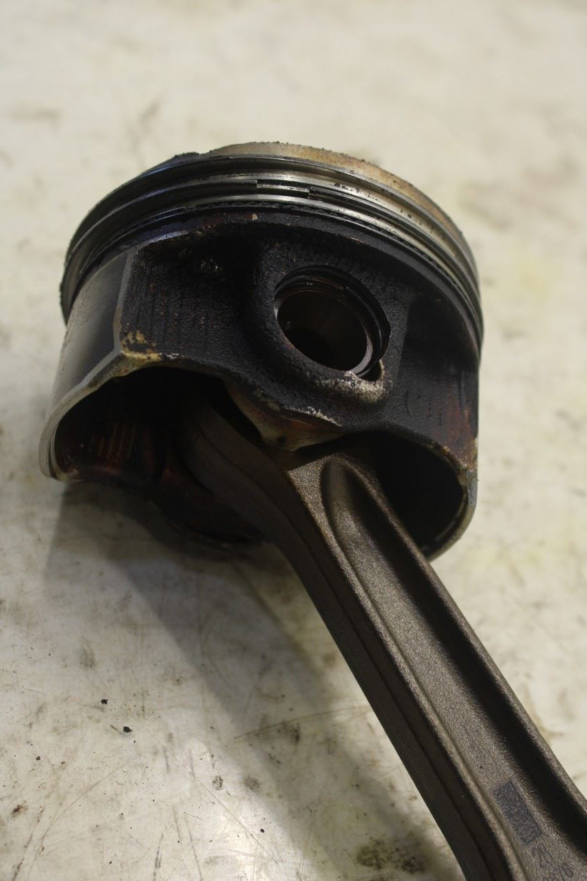 2017-22 Alfa Romeo Giulia Ti 2.0L AWD Engine Piston 4 w/ Connecting Rod 50052788 - Alshned Auto Parts