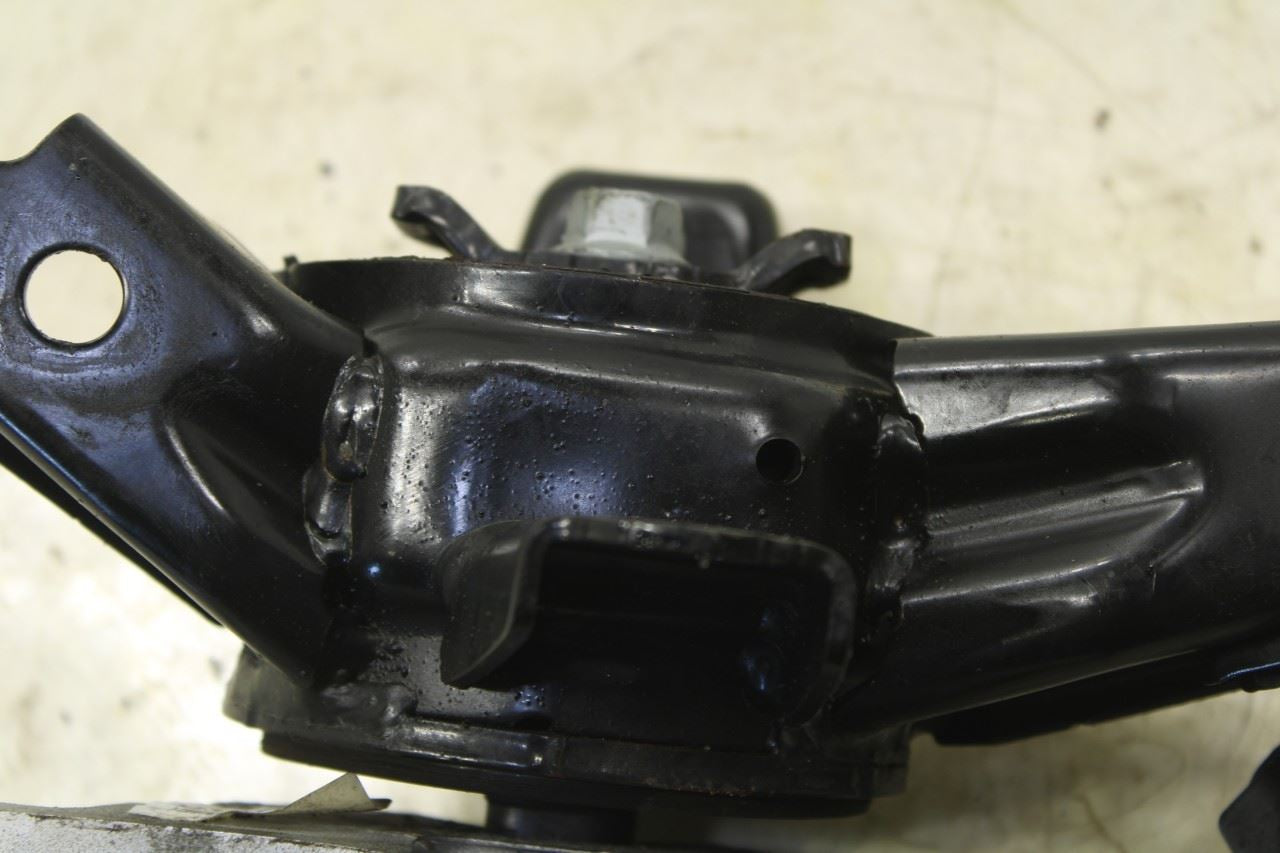 2016-2020 Kia Sorento LX 3.3L Rear Left Transmission Mount Bracket 21830-C5300 - Alshned Auto Parts