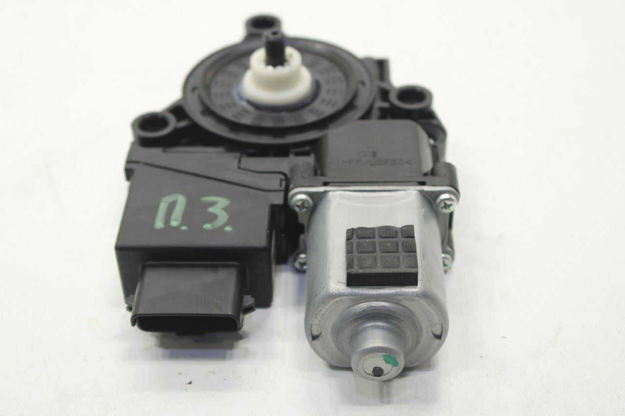 2019-2020 KIA Sorento LX Rear Right Door Power Window Motor 83460-C5220 OEM - Alshned Auto Parts