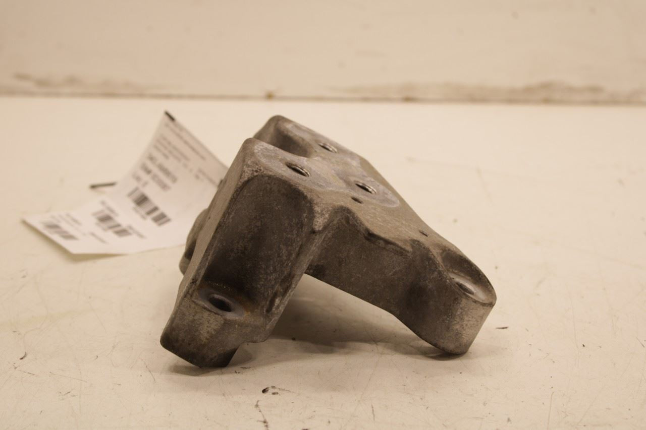 2014-2020 Jeep Cherokee Latitude 3.2L 4x4 Left Side Transmission Mount Bracket - Alshned Auto Parts