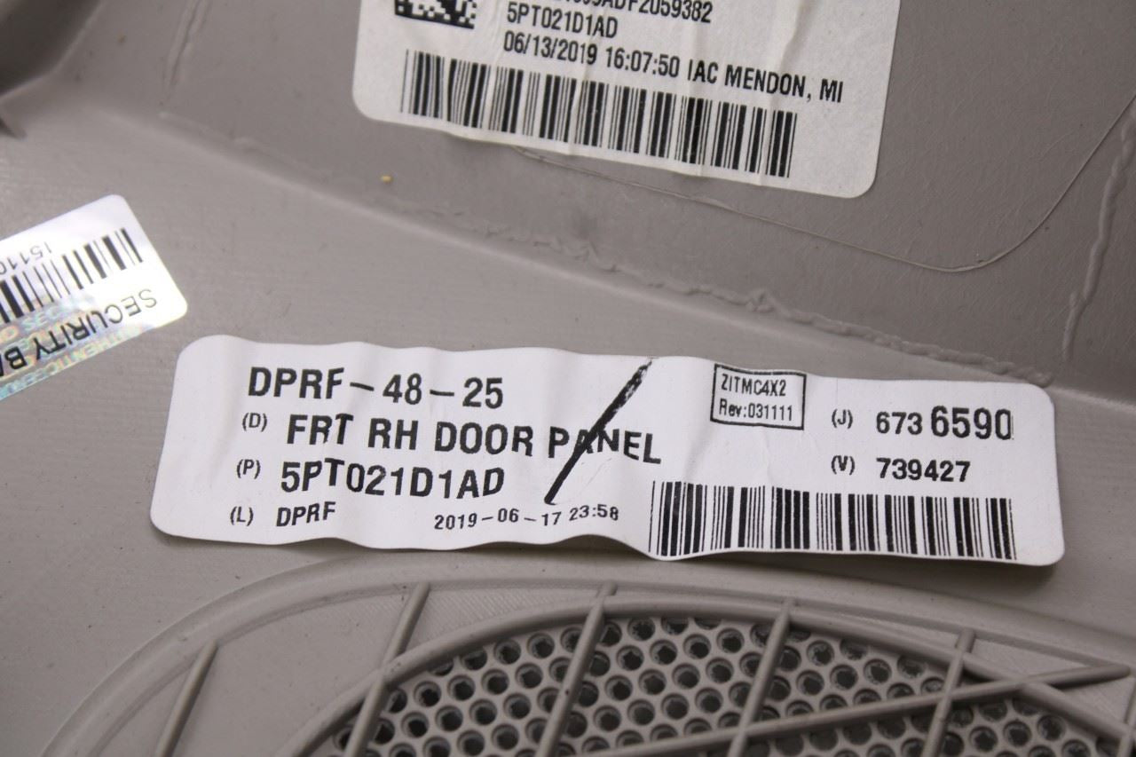 2014-2020 Dodge Grand Caravan SXT Front Right Side Door Trim Panel 5SS321D1AA15