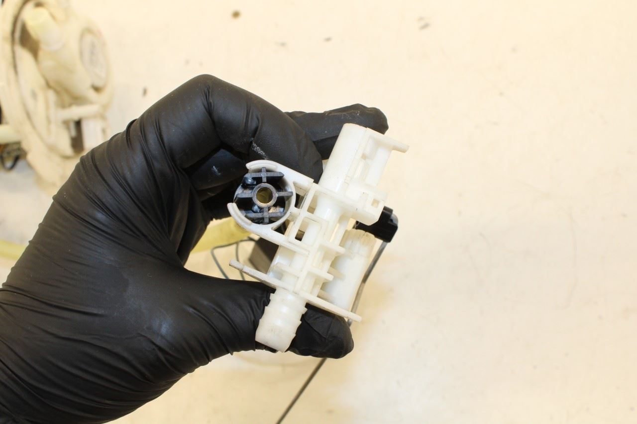 2015-2020 Jeep Cherokee Latitude 3.2L 4WD In Tank Fuel Pump Assembly 68109894AC - Alshned Auto Parts