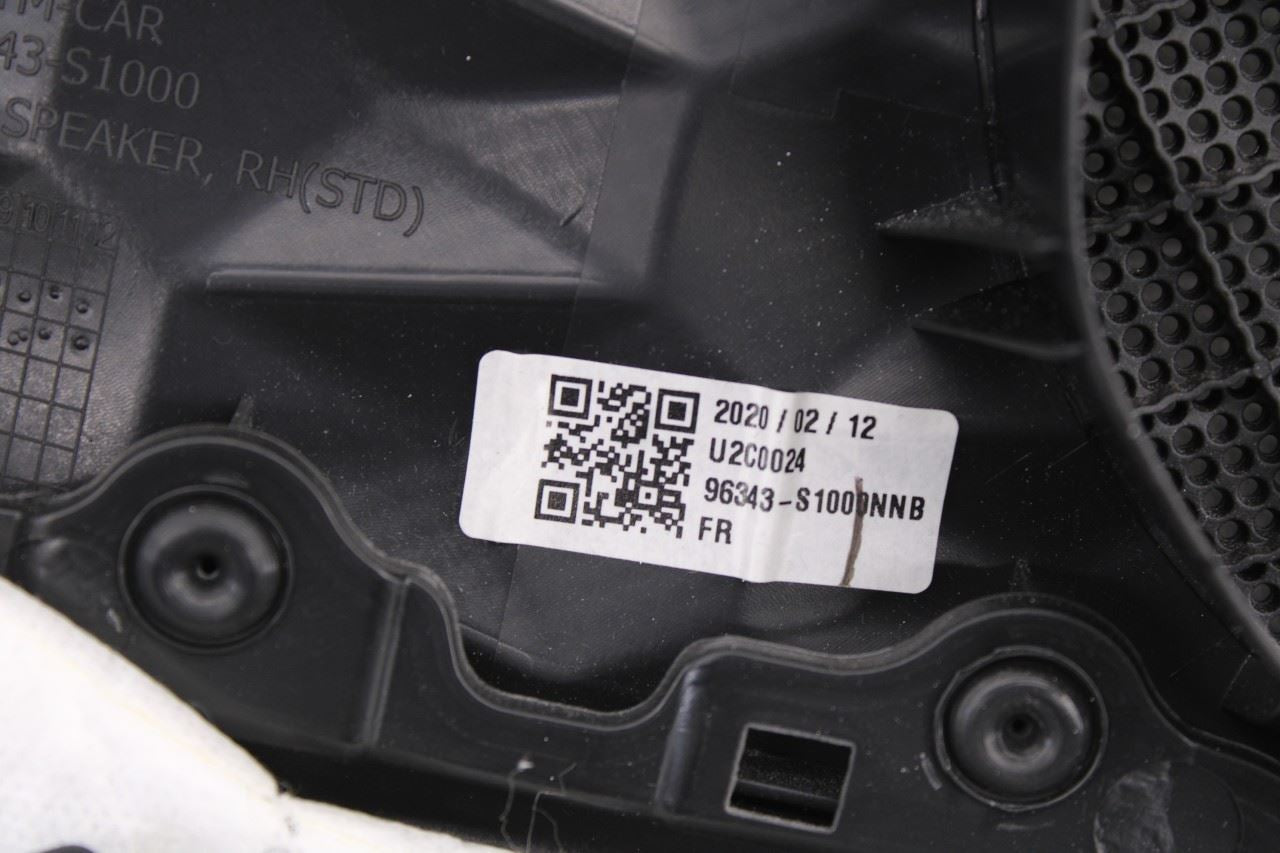 19-20 Hyundai Santa Fe SEL Front Right Door Trim Panel 82308-S2080-NNB OEM *ReaD - Alshned Auto Parts