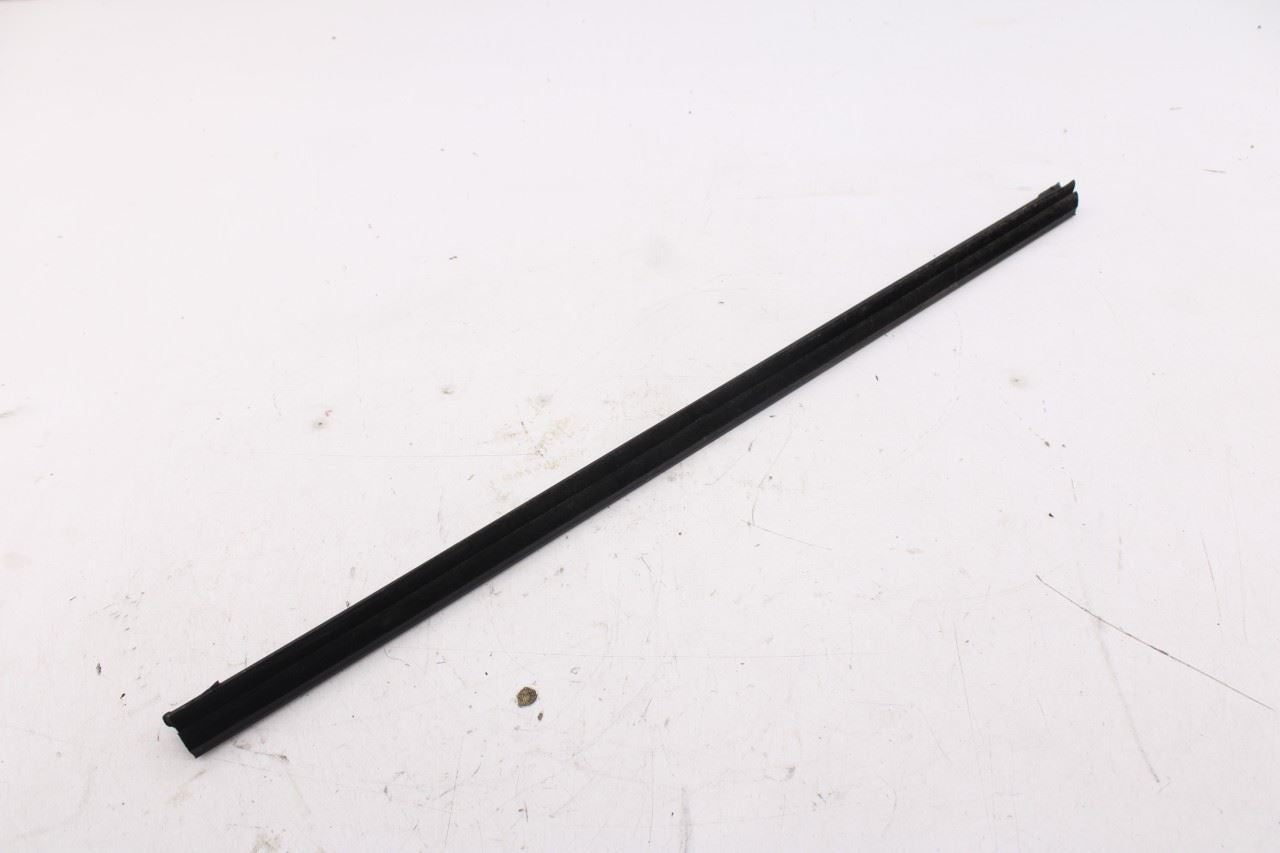 20-26 Hyundai Palisade Limited AWD Front Left Door Molding Belt Weatherstrip Set13