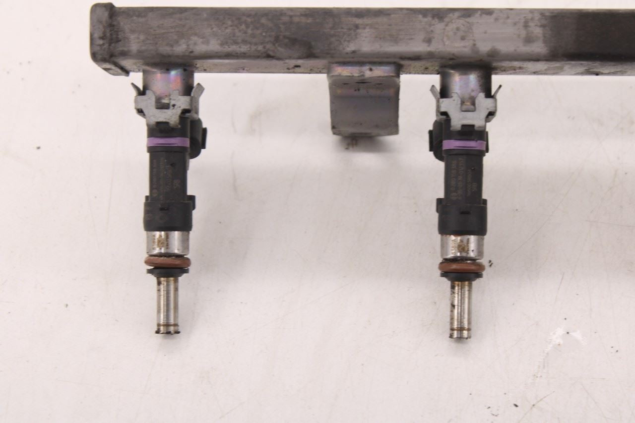 2019 Infiniti QX50 ESSENTIAL 2.0L Fuel Rail with Injectors Set of 2 17521-5NA0A5
