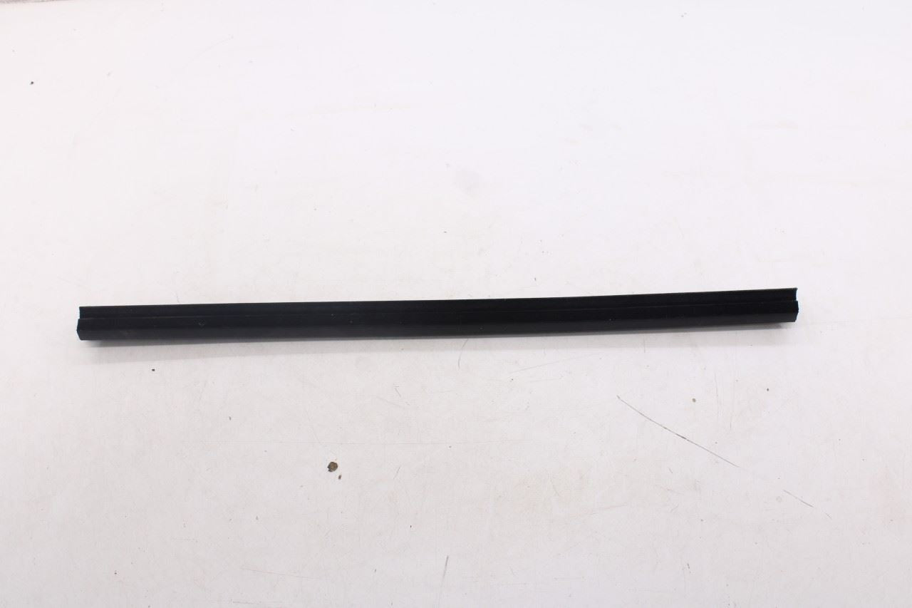 18-26 Ford Expedition Max XLT Front LH Door Run Channel w/ Belt Weatherstrip Set13