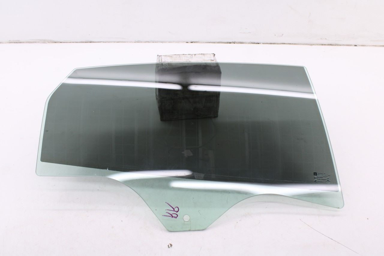 2017-2019 Buick LaCrosse Premium Rear Right Door Window Movable Glass 229739910