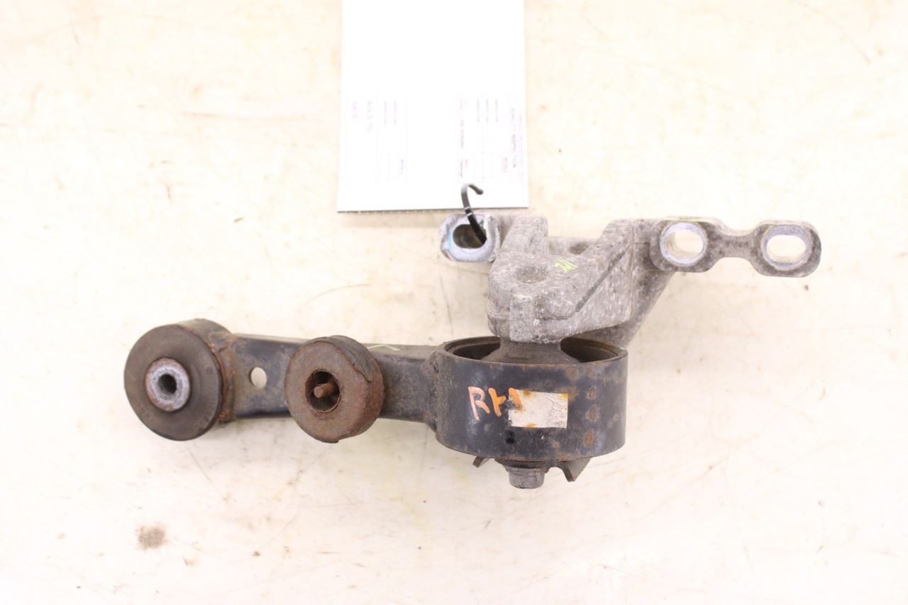 2017-20 Toyota Sienna LE 3.5L FWD RH Side Upper Engine Mount Bracket 12363-0P190 - Alshned Auto Parts