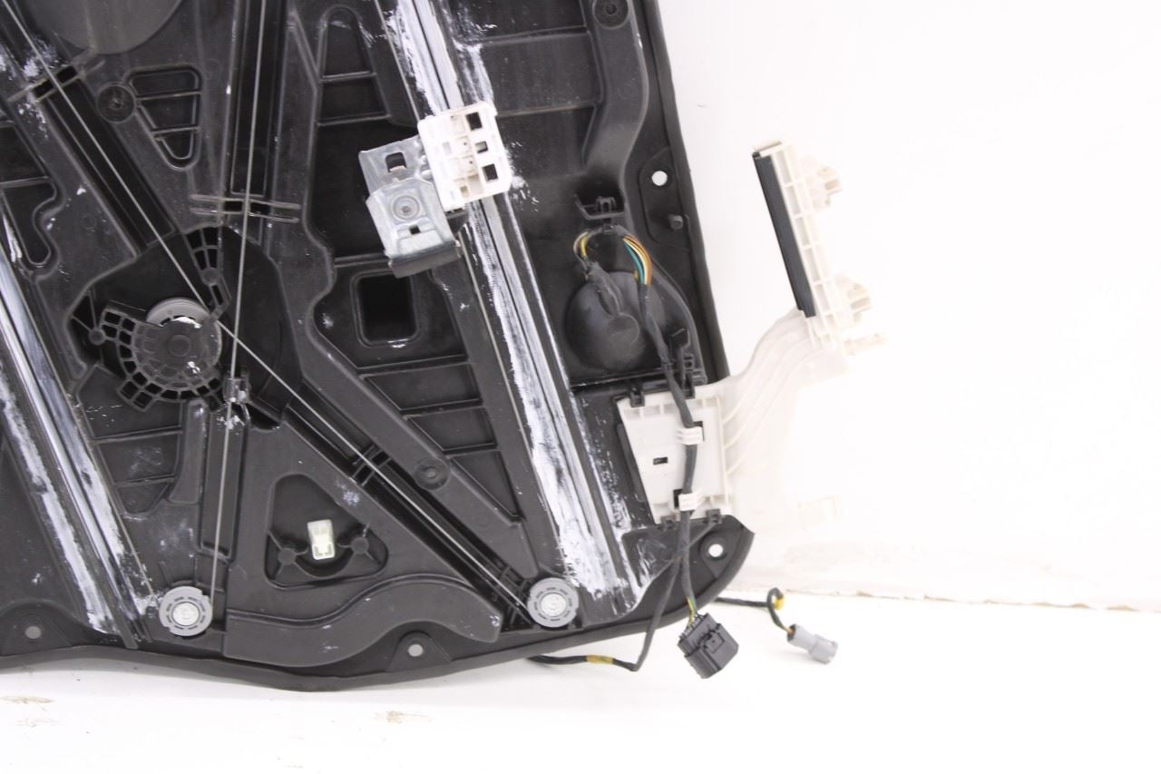 19-20 Hyundai Santa Fe SEL Front Right Door Window Regulator w Carrier and Motor - Alshned Auto Parts