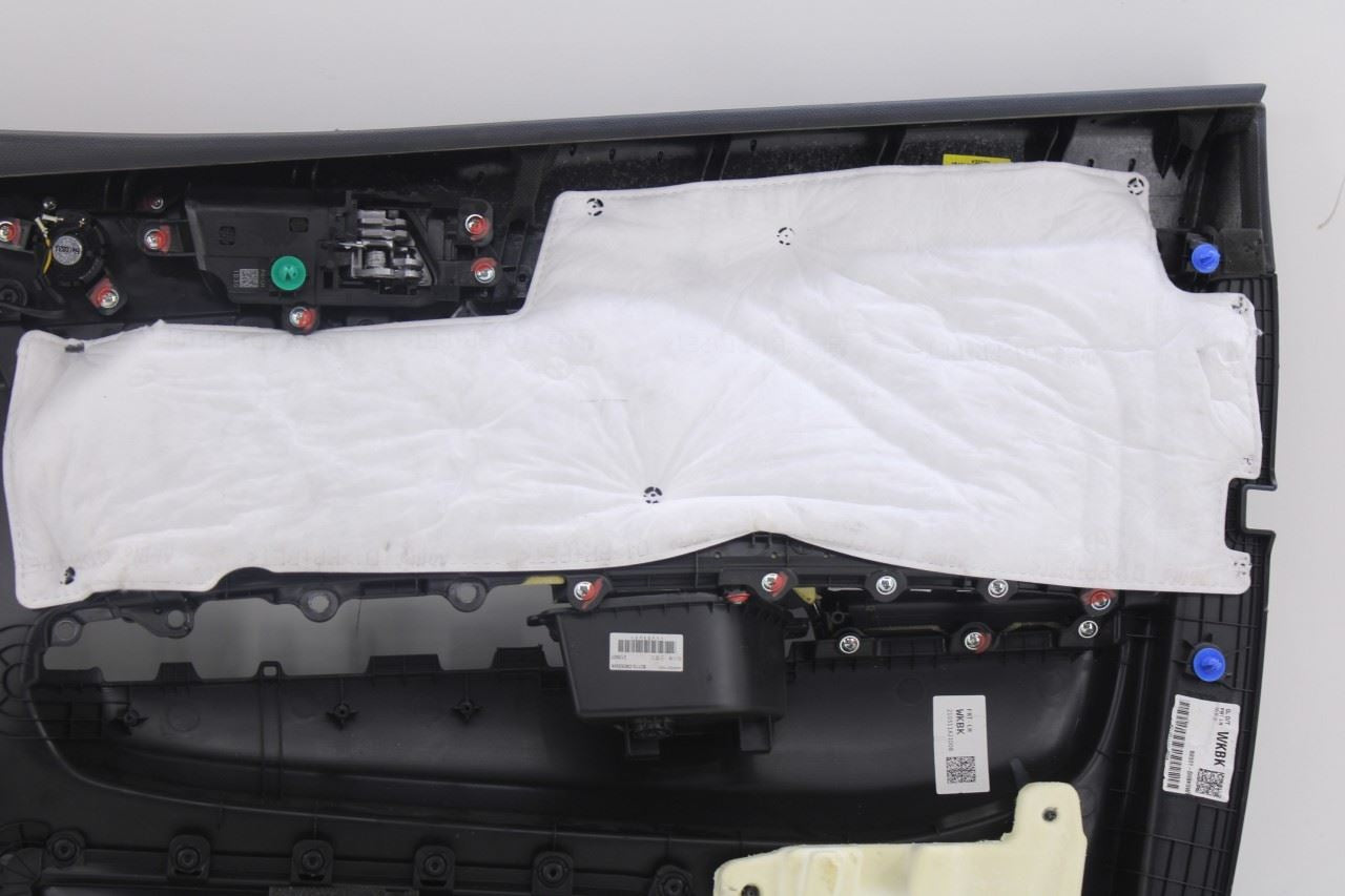 2017-2022 Kia Sportage Nightfall Front Left Side Door Trim Panel 82370-D9000 OEM11