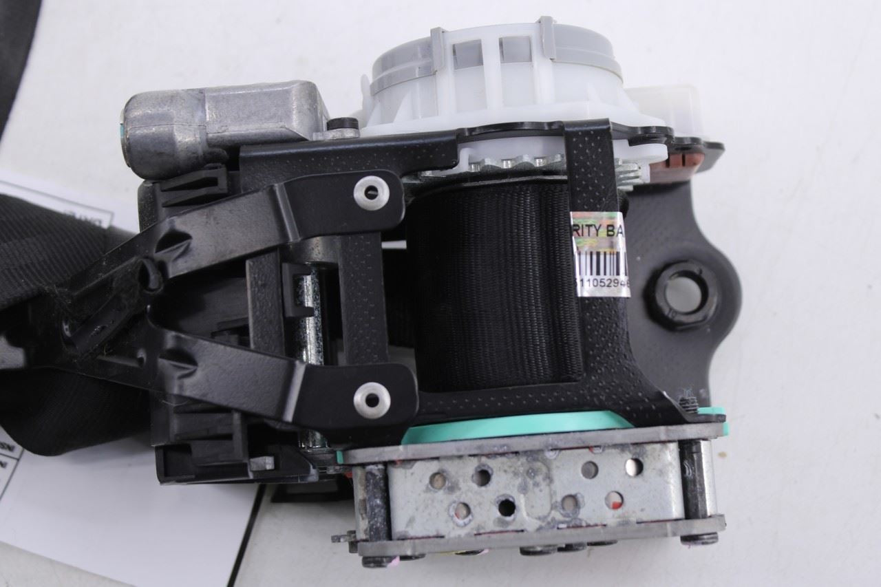 2011-2018 Porsche Cayenne S 4.8L AWD Front Driver Left Side Seat Belt Retractor9