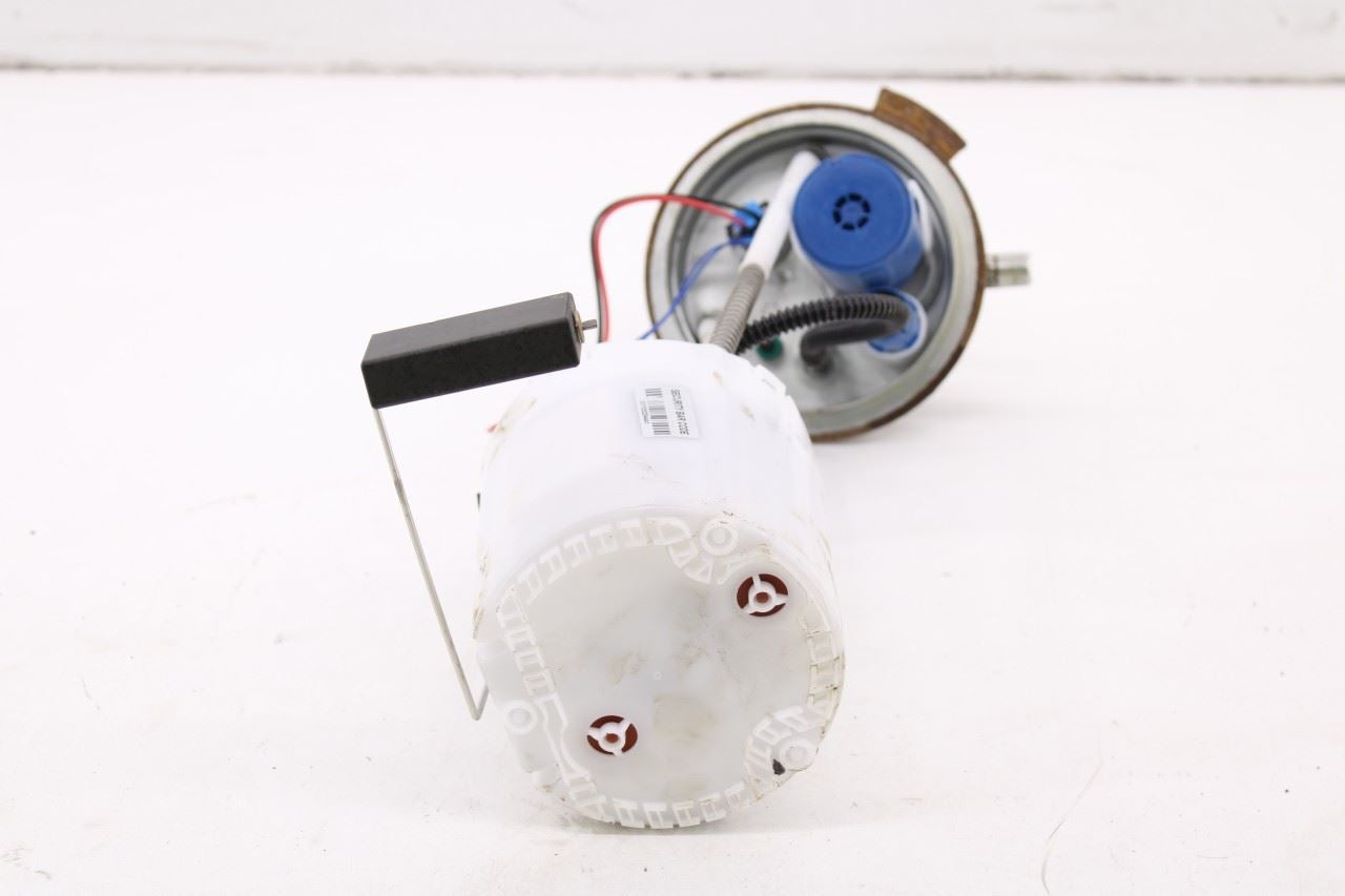 2014-2018 Chevrolet Silverado 1500 2WT 4.3L In Tank Fuel Pump Assembly 135134077
