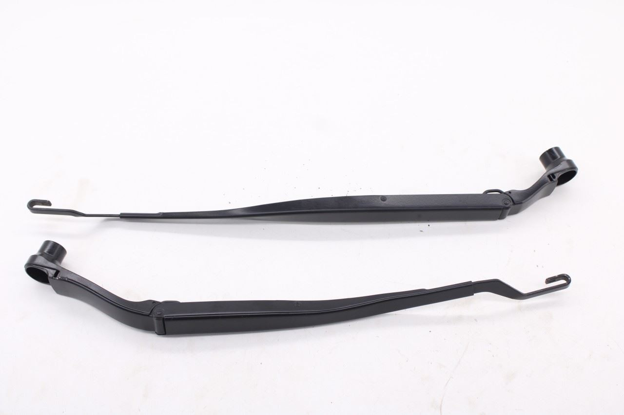 2014-2015 Dodge Durango SXT Front Right and Left Windshield Wiper Arm 68194928AA0