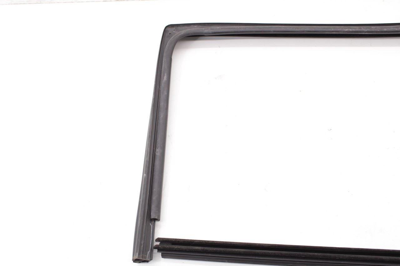 17-26 Chrysler Pacifica Rear Right Sliding Door Run Channel w Belt Weatherstrips - Alshned Auto Parts