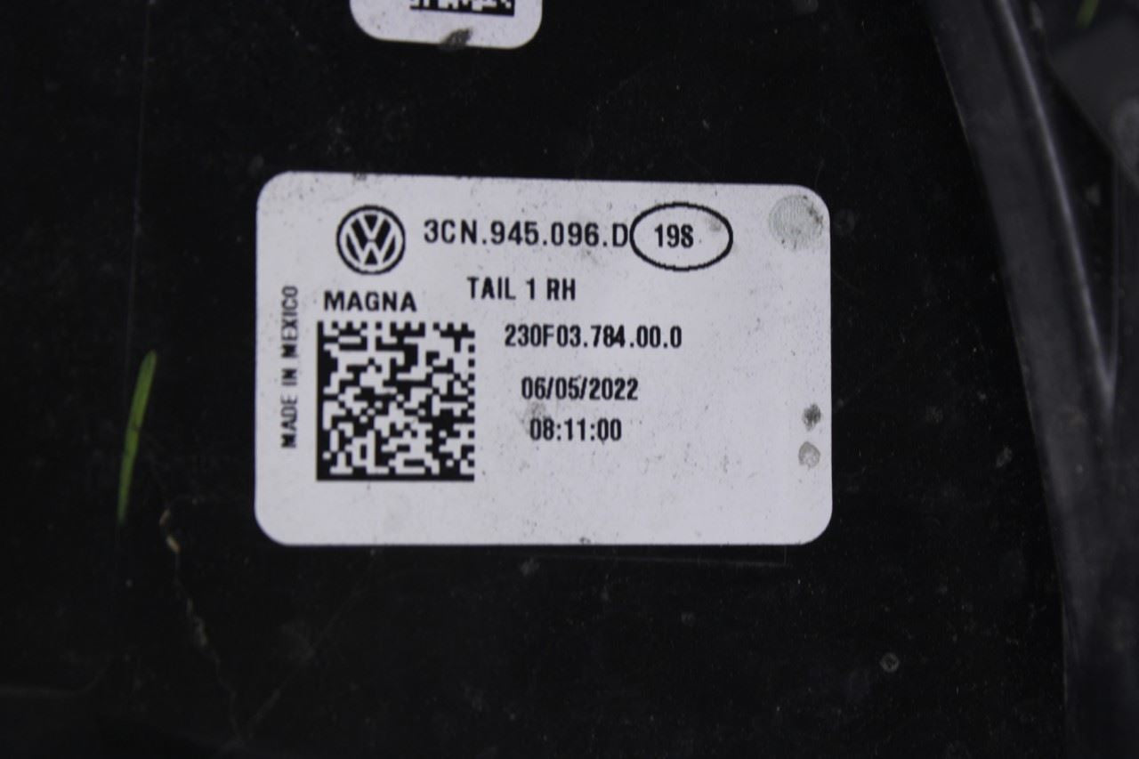 2021-2024 Volkswagen Atlas SE Rear Right Side Tail Light Lamp 3CN-945-096-D OEM9