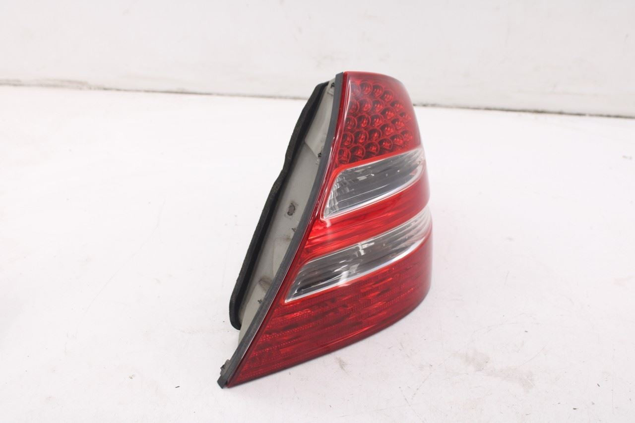 03-06 Mercedes-Benz E500 Rear Right Passenger Side Tail Light Lamp 211-820-06-64 - Alshned Auto Parts