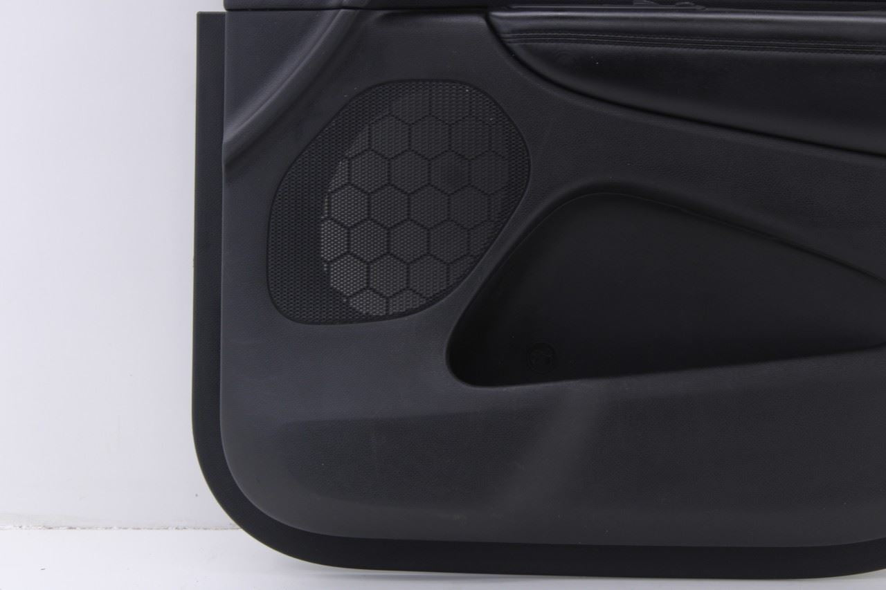 2015-2018 Dodge Durango SXT Front Right Side Door Trim Panel 6CV782X9AB OEM4