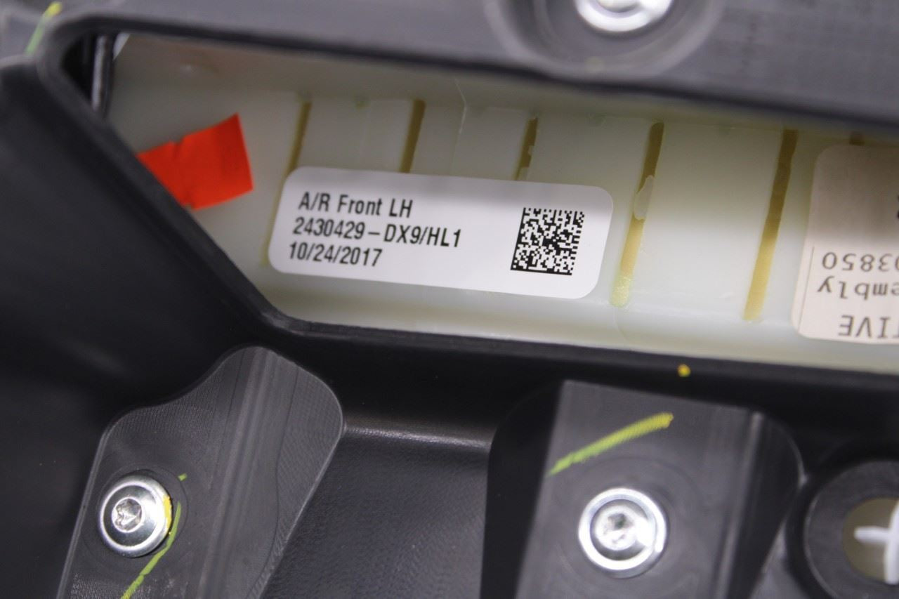 2017-18 Jeep Cherokee Limited Front Left Side Door Trim Panel 6MD282X9AA *ReaD* - Alshned Auto Parts