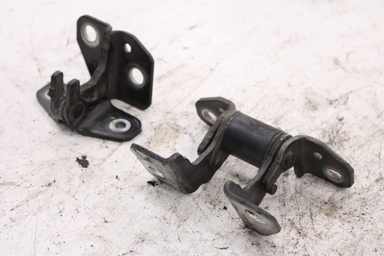 2011-25 Dodge Durango SXT Front Left Driver Side Door Hinge Upper and Lower Pair3