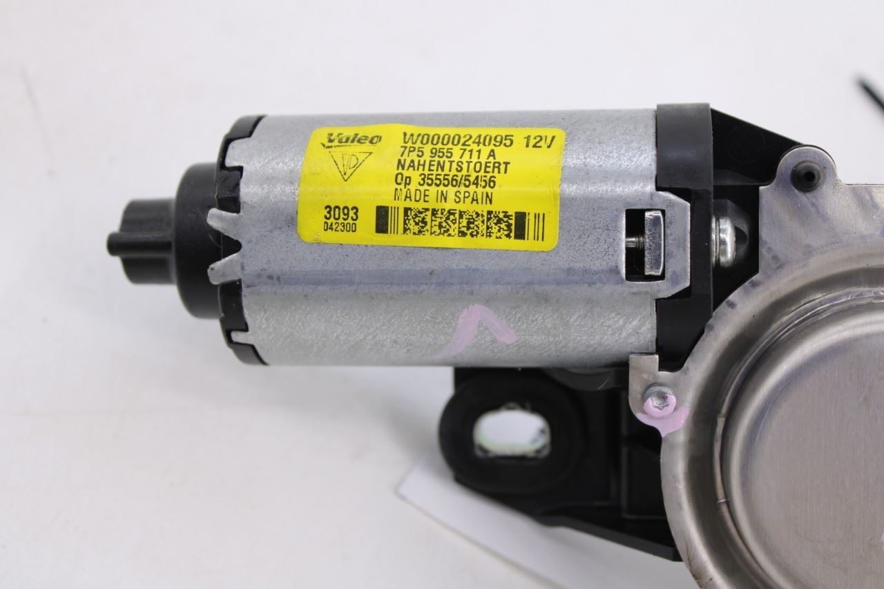 2011-2018 Porsche Cayenne S Rear Windshield Wiper Motor 7P5955711A OEM1