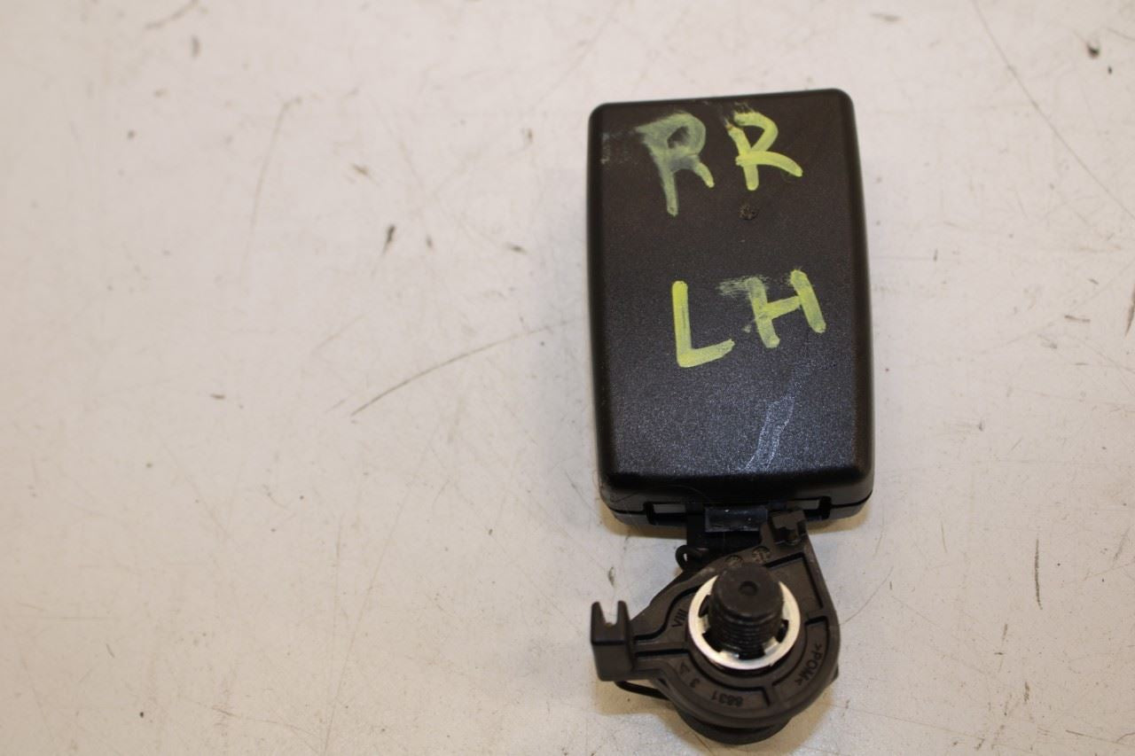 11-18 Porsche Cayenne Platinum Rear RH Left and Center 2nd Row Seat Belt Buckle - Alshned Auto Parts