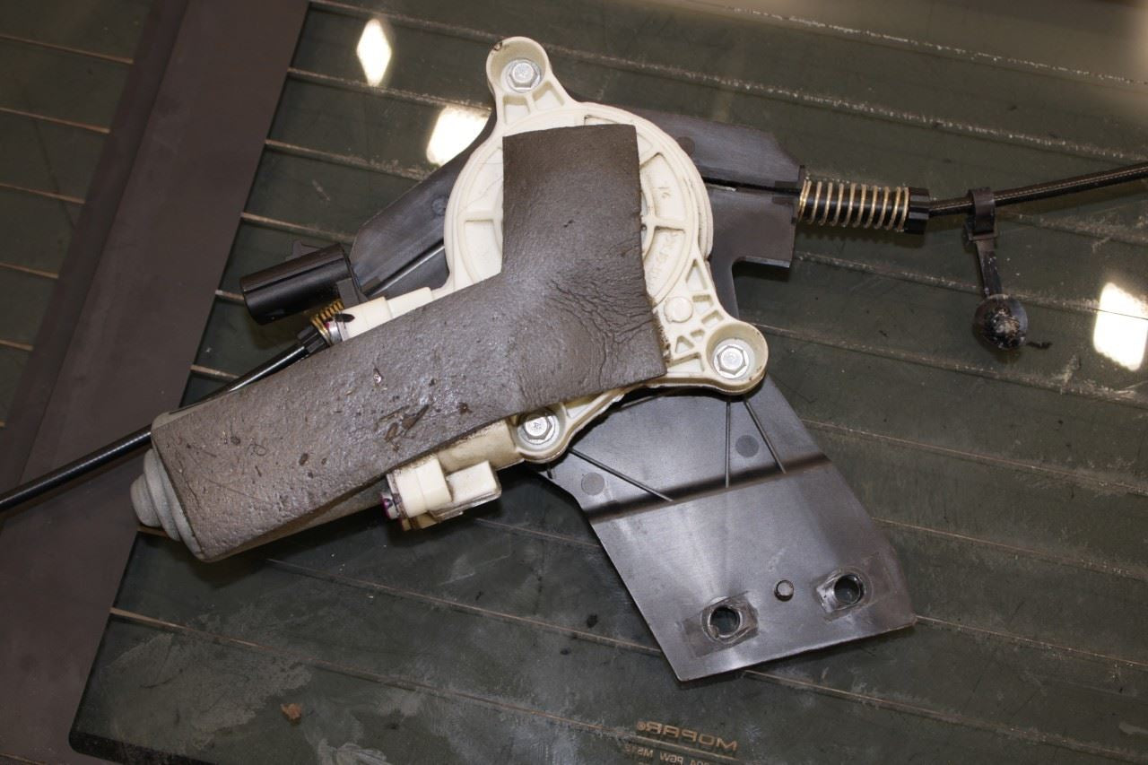 2013-2018 Ram 1500 Crew Cab Big Horn Rear Window Power Sliding Backlite Glass - Alshned Auto Parts